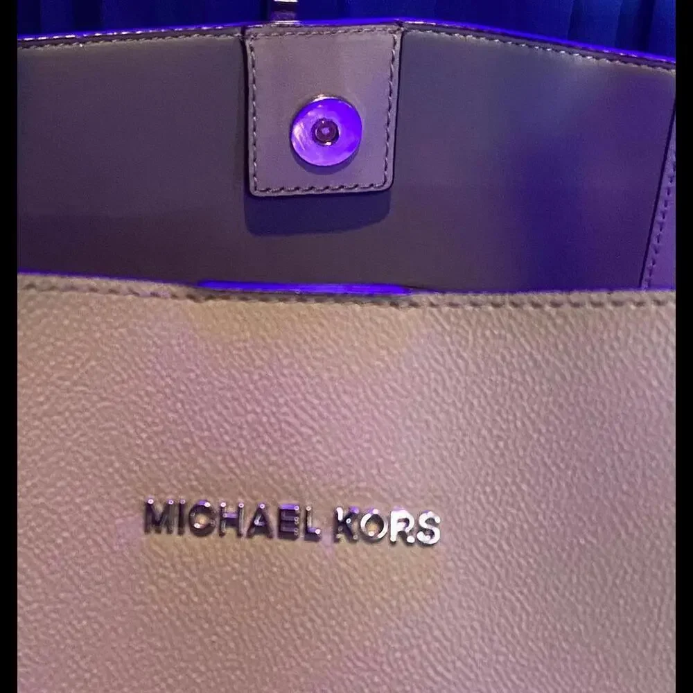 MICHAEL KORS Tote Bag w/Matching Clutch & MK Bag Charm, NWOT
